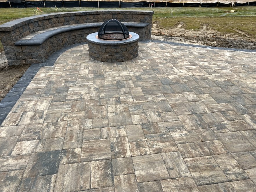 Paver patio with fire pit
